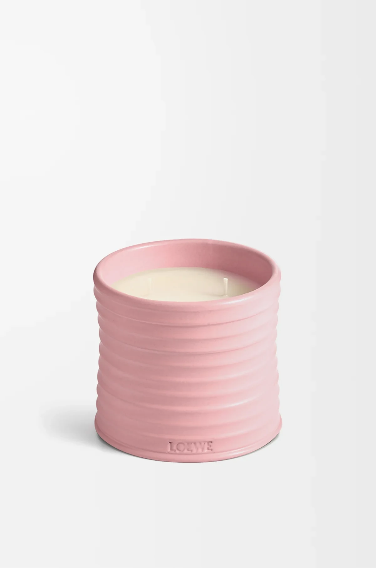 LOEWE Medium Ivy candle in light pink ceramic.
